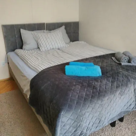 Apartament Andi * גדינייה